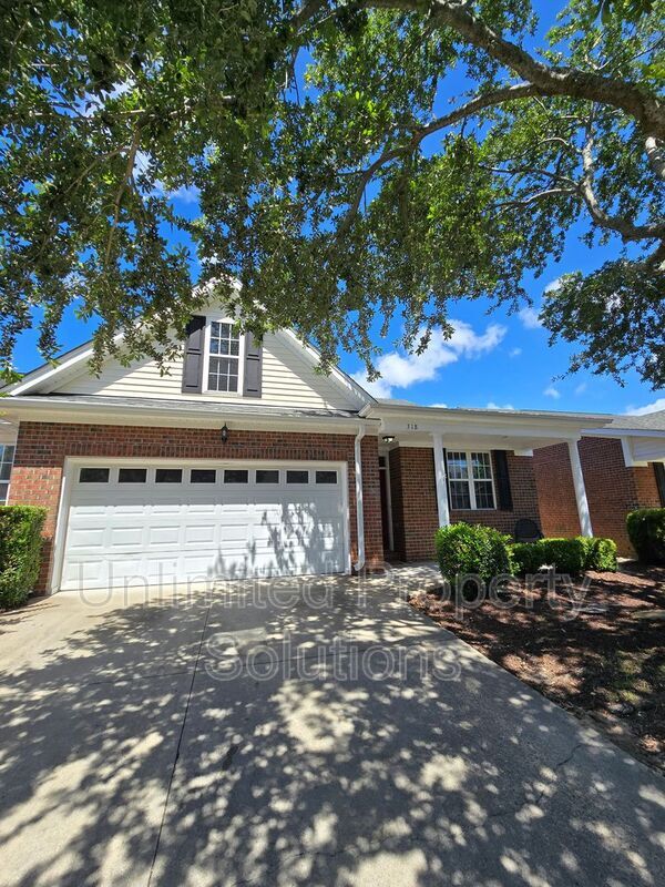 Building Photo - 318 Monlandil Dr