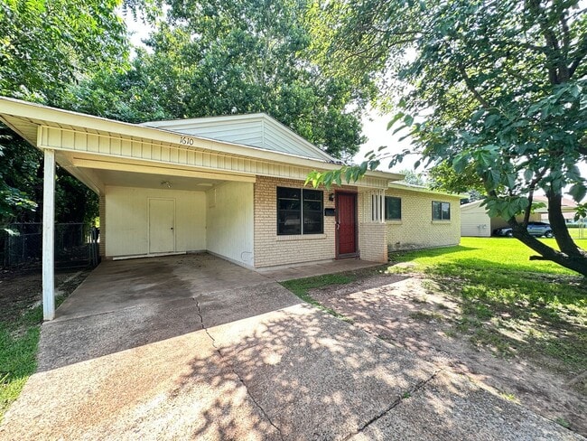 Building Photo - Close to Barksdale Air Force Base...