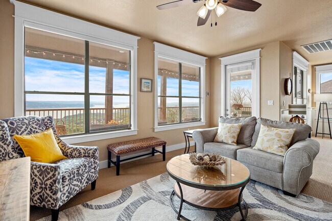 Foto del edificio - 18016 Edgewood Way
