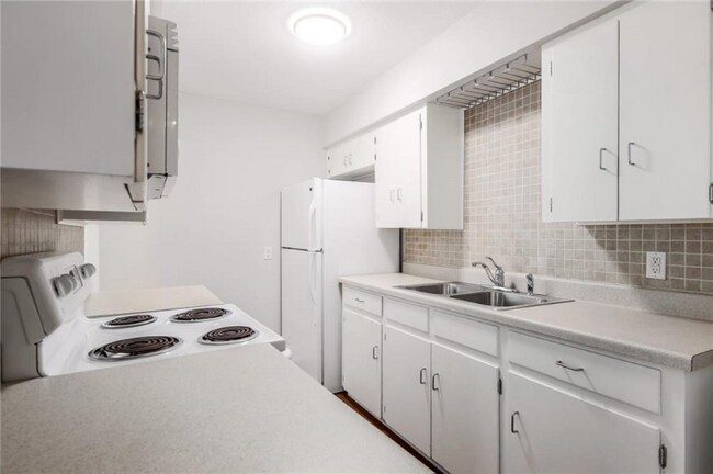 Building Photo - 1501 Braes Ridge Dr