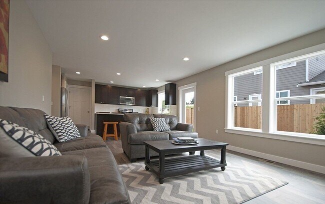 Foto del edificio - 3 Bed 2 Bath - Craftsman - Pet Friendly - ...