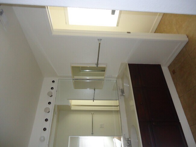 Foto del edificio - "Charming 3-Bed, 2.5-Bath Home in Oxnard –...