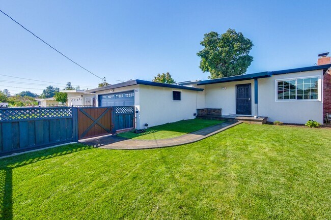 Foto del edificio - Amazing 4 Bed 2 Bath Single Family Home!