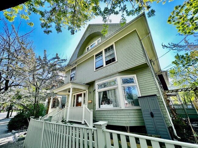 Building Photo - 57 Aspinwall Ave