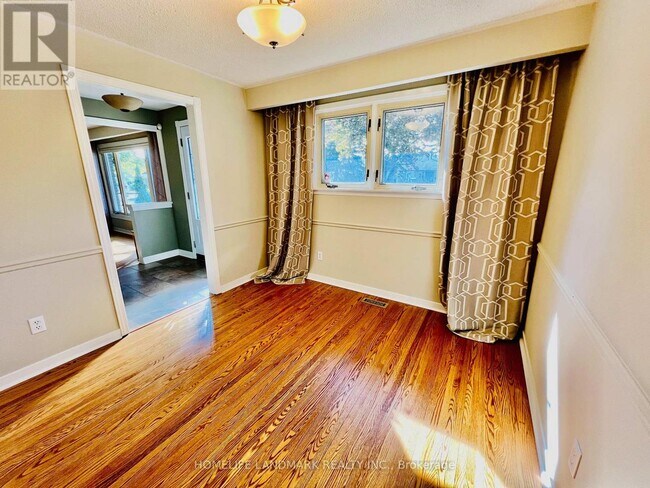 Photo du bâtiment - 74 Devins Dr