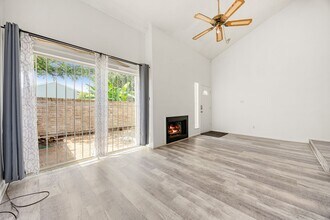 Building Photo - 7092 Greenway Chase St