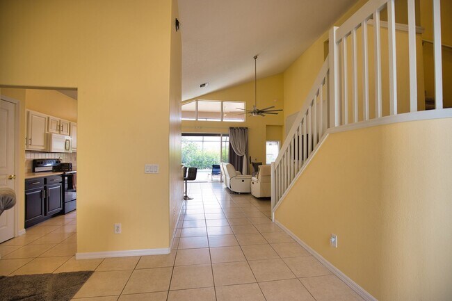 Building Photo - Annual Furnished Heated Pool Home in The Wexford on the Green Community!