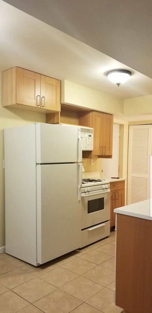 Building Photo - 1210 Thyne Ct