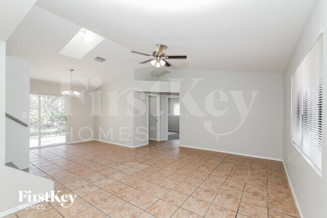 Foto del edificio - 5497 Lady Slipper Ave