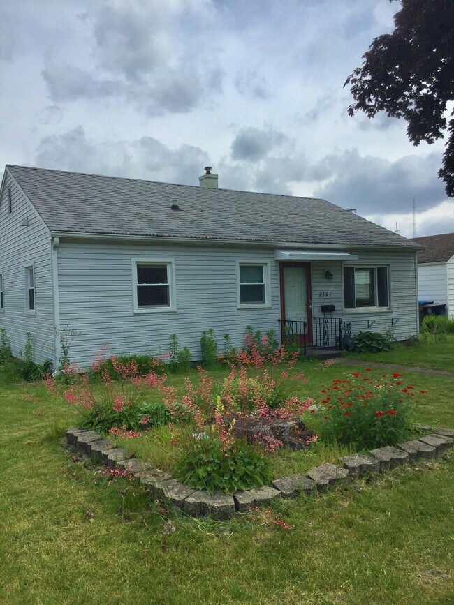 2307 E Market St, Warsaw, IN 46580 House Rental in Warsaw, IN