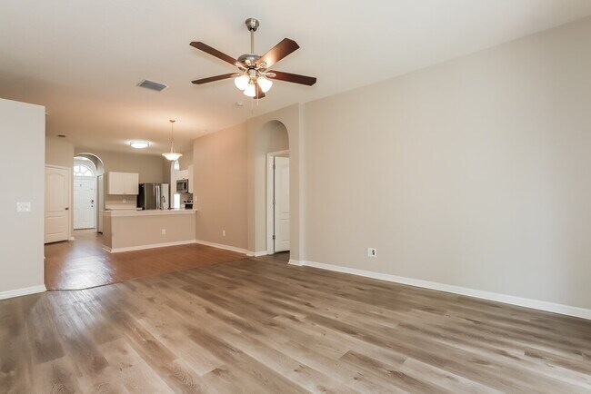 Building Photo - 3211 Downan Point Dr