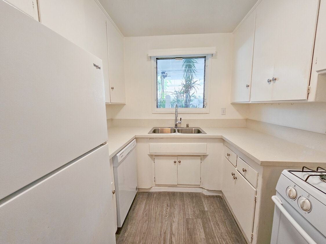 361 S Elm Drive Apartments in Beverly Hills, CA Westside Rentals