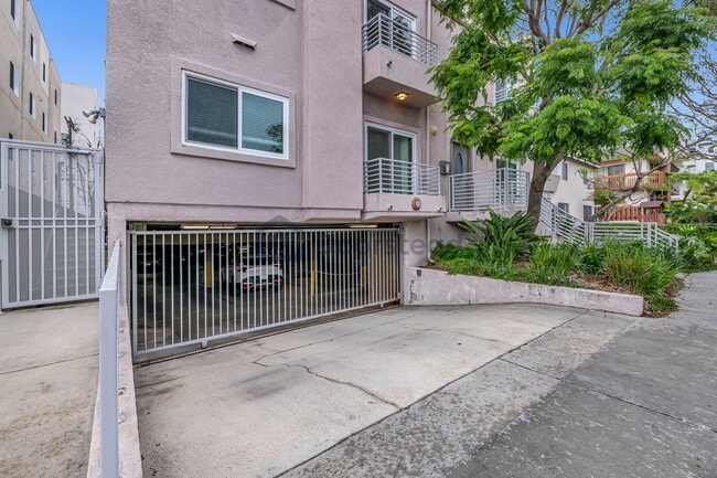 Building Photo - 11823 Avon Way