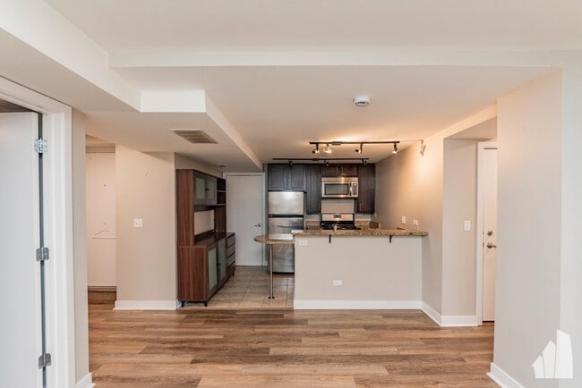 Building Photo - 1912 N Lincoln Ave