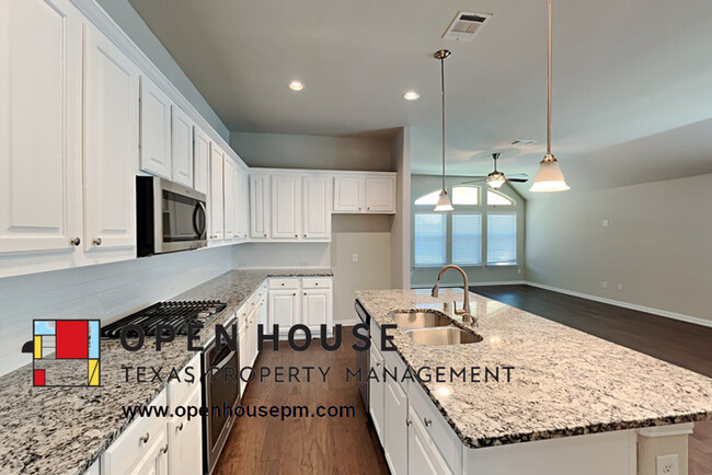 Building Photo - 1405 Rose Bud Ct, Little Elm