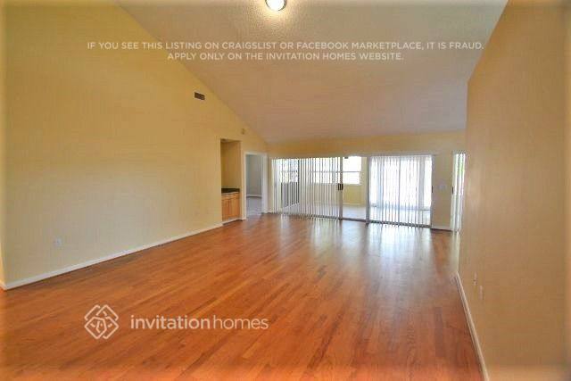 Foto del edificio - 2291 Saratoga Ln