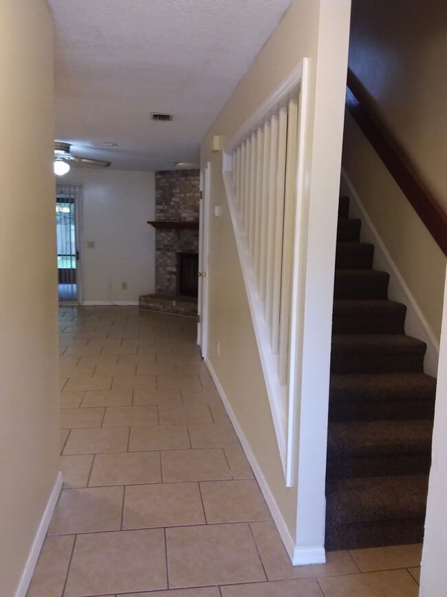 Foto del edificio - Large 2/2.5 towhome near NAS Jax