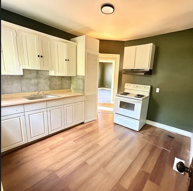 Foto del edificio - 2216 Lee Ave SW