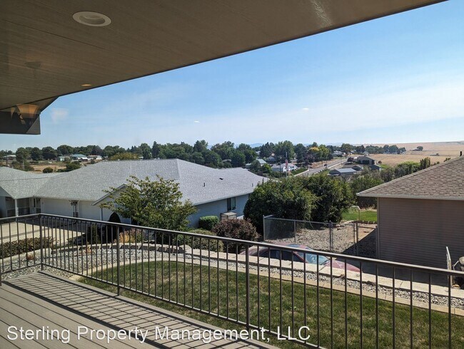 Building Photo - 3 br, 2 bath House - 932 Cedar Ave. #4