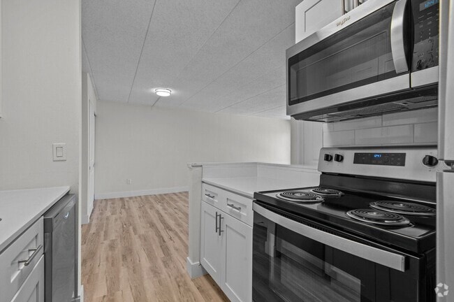 Building Photo - Residences of Troy Apartments - Troy, MI