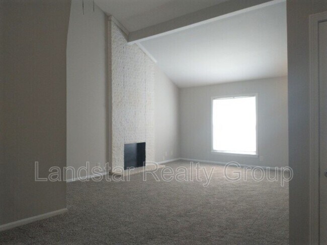 Foto del edificio - 3221 Kemmons Dr