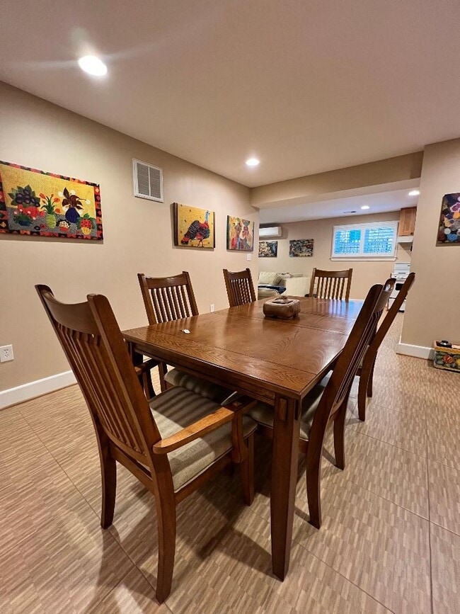 5607-oak-pl-unit-a-bethesda-md-20817-apartments-in-bethesda-md