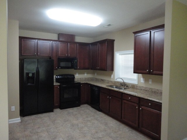 Foto del edificio - 3124 Genlee Drive