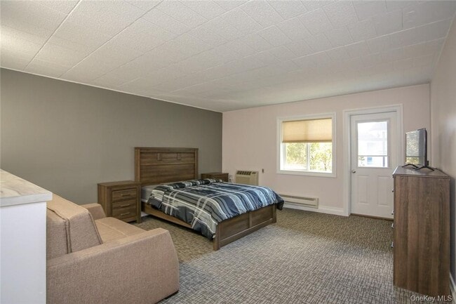 Building Photo - 30 US-9W