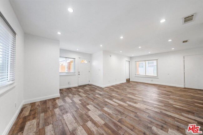 Foto del edificio - 1231 W 87th St