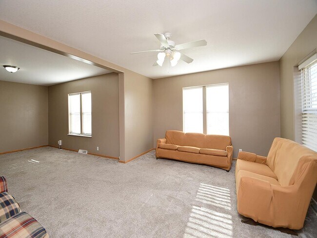 Foto del edificio - 161 S Walnut St