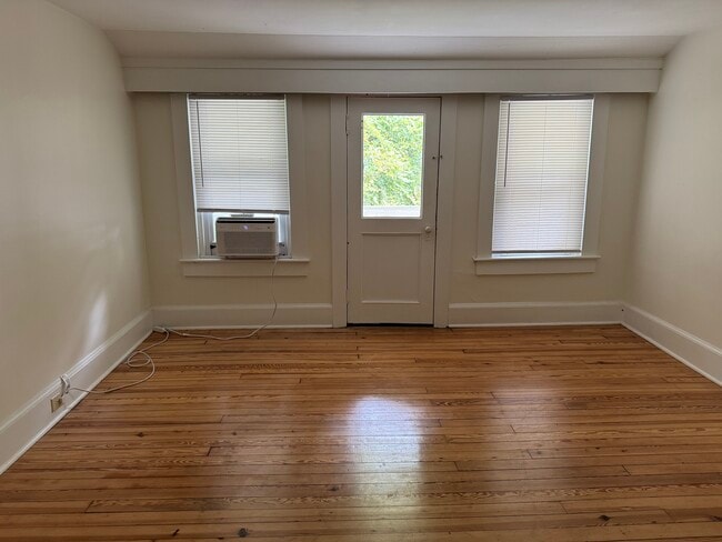 Building Photo - 75 Lanier St