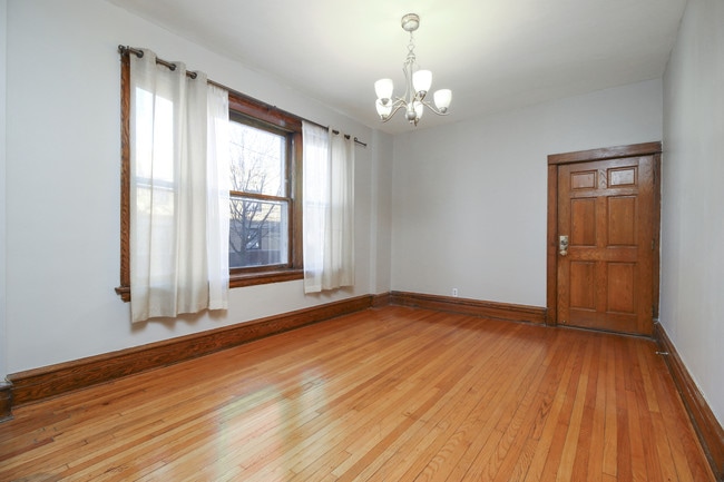 Building Photo - 3139 W Schubert Ave
