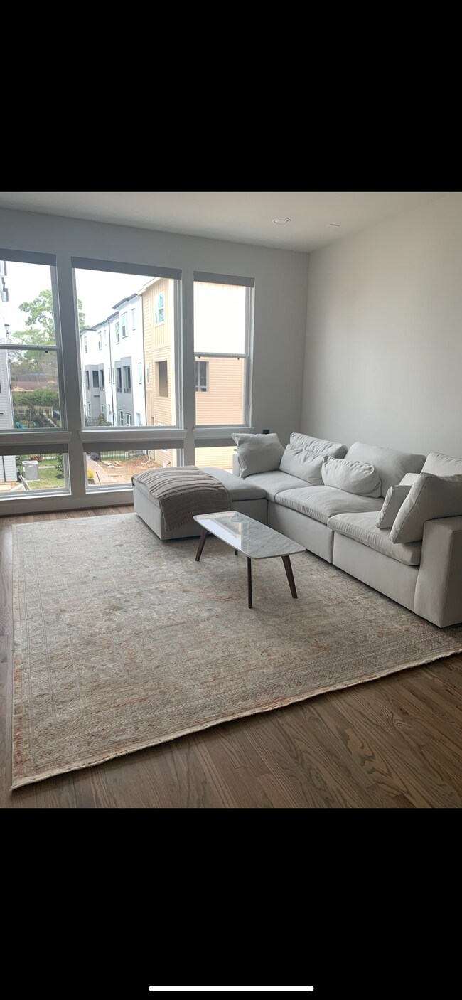 Foto del edificio - 6331 Timbergrove Gardens Ln