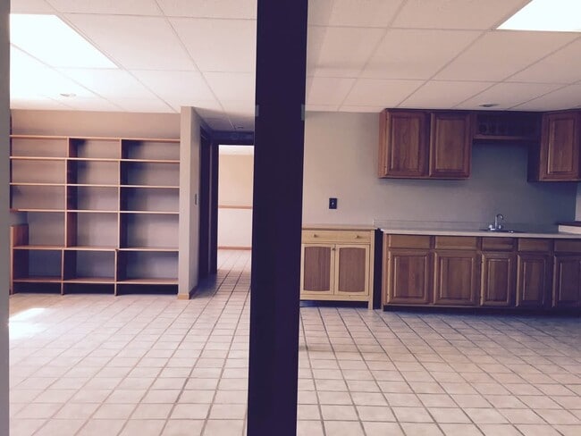 Building Photo - 728 Green Briar Rd