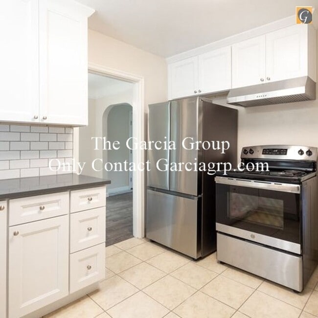 Building Photo - Cozy and roomy 4 Bedroom, 2 Bath Cape Cod ...