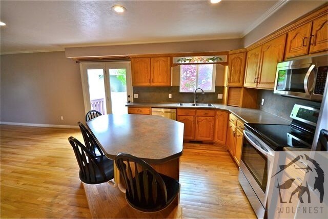 Building Photo - Spectacular 3 Bedroom Salt Lake Home