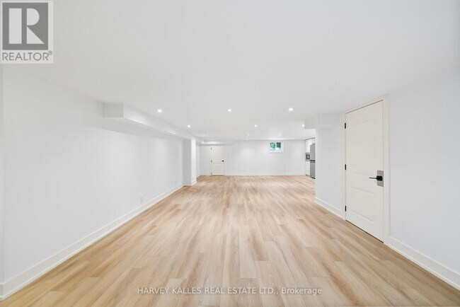 Building Photo - 77 Fairholme Ave