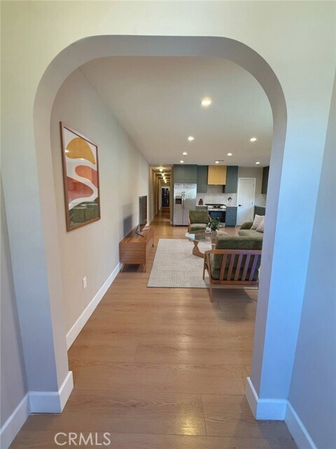 Foto principal - 2953 S Bronson Ave