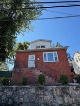 Building Photo - 23 Mansion Ave