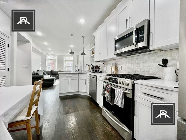 Building Photo - 5 Strathmore Rd