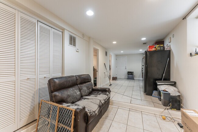 Foto del edificio - 3113 W Wilson Ave