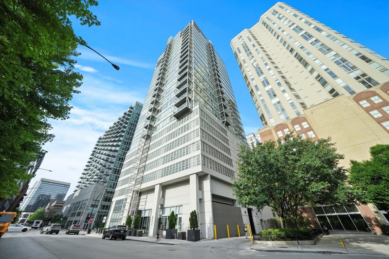 Foto principal - 653 N Kingsbury St