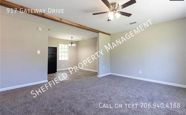 Foto del edificio - 917 Gateway Dr