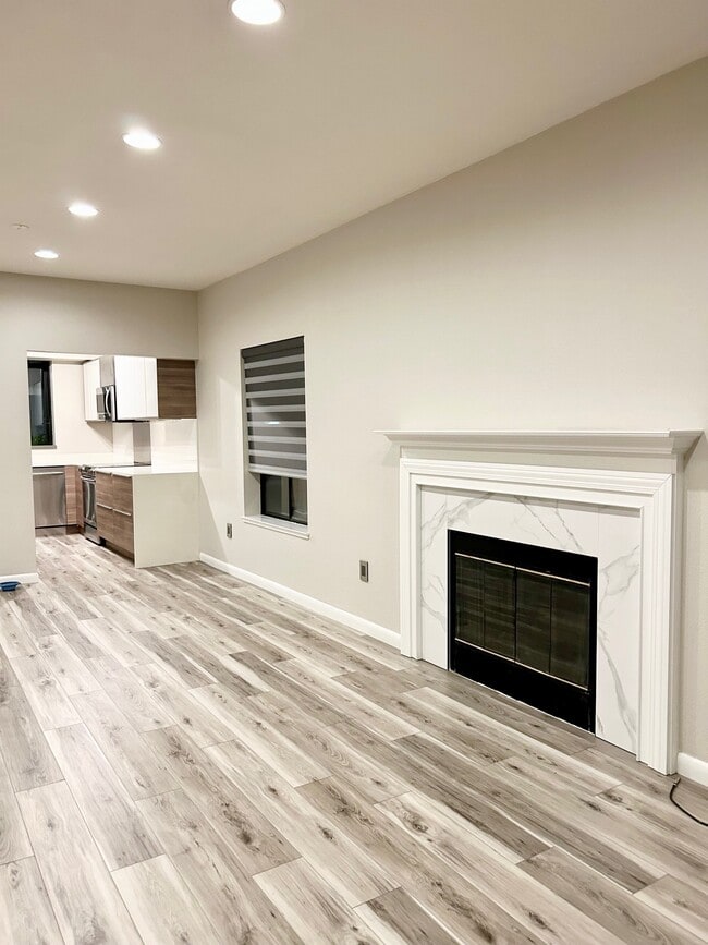 Living room/Dining room area - 2600 Oak Rd