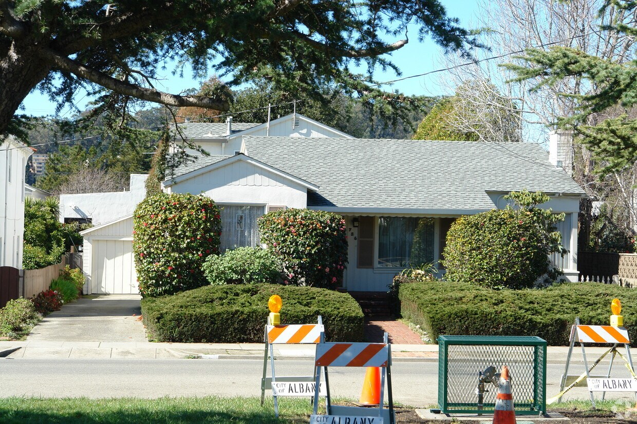 726 Key Rt. Blvd, Albany, CA 94706 Apartments at 726 Key Rt. Blvd