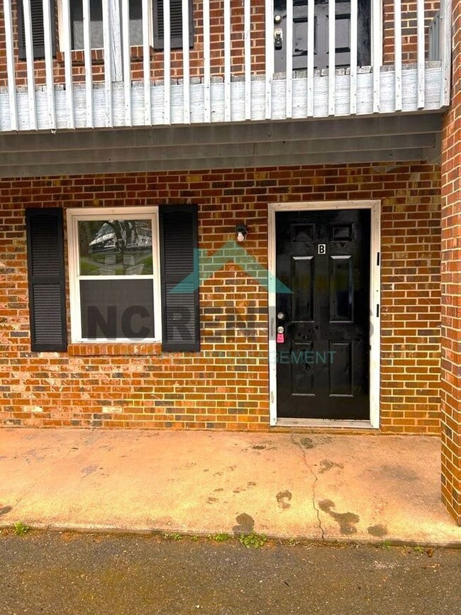 Photo - 2559 Green Oaks Ct SE Apartment