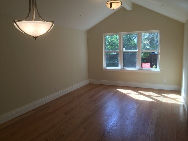 Foto del edificio - 2 Bed 2 Bath House Downtown Palo Alto in Crescent Park.