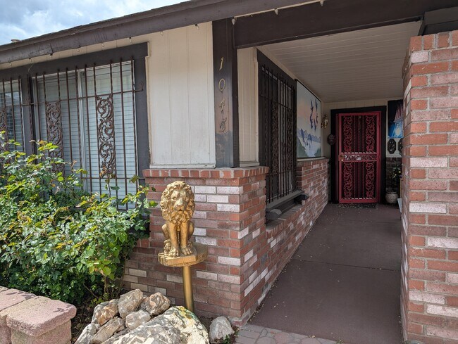 Entrada principal - 1045 Union St