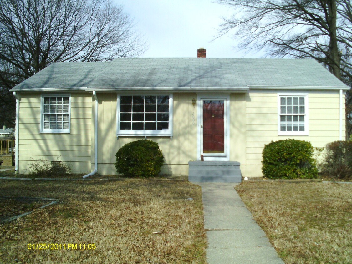Building Photo - 2000 Watts Ln