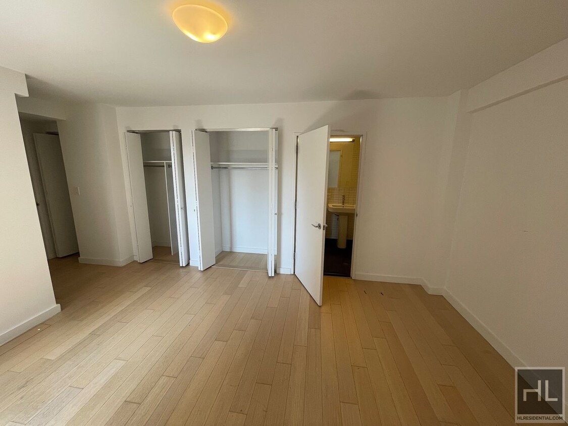 Primary Photo - MASSIVE Murray Hill 3 Bed 2 Bath - WON'T L...